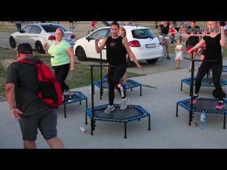 Fitness na plaży miejskiej. Było dużo ruchu i mnóstwo spalonych kalorii