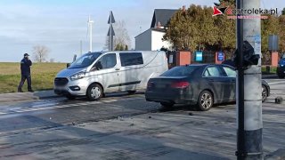 Wypadek w Goworówku. Poszkodowana jedna osoba, wśród uszkodzonych jest policyjny radiowóz