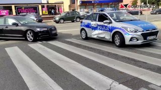 Kolizja audi z radiowozem w centrum Ostrołęki